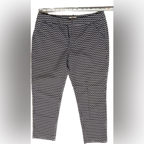 Merona Women’s S8 Navy and White Patterned Dress Pants - Picture 6 of 8